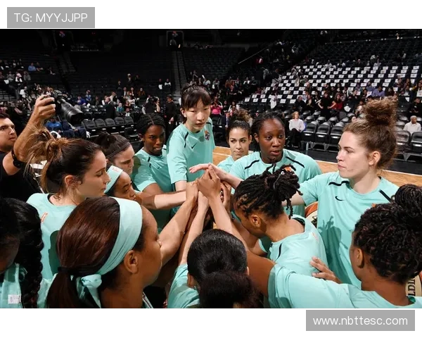 8号秀叶戈尔杰明高效砍下14分闪耀全场展现超强攻防统治力