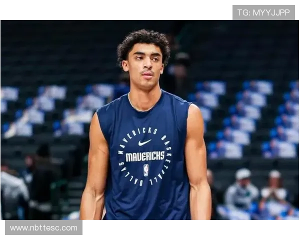 克里斯蒂精准助攻里夫斯三分球稳稳命中为球队添分